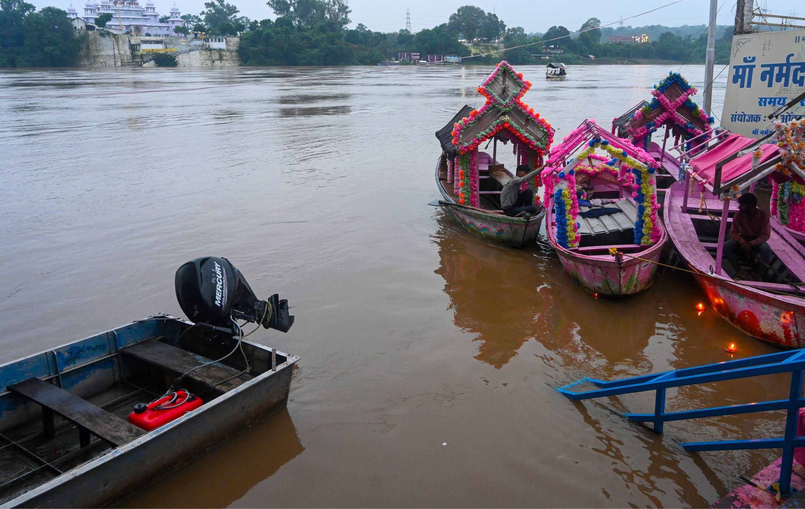 Heavy rain triggers flood-like situation in several MP districts; over 4,000 rescued in Rewa