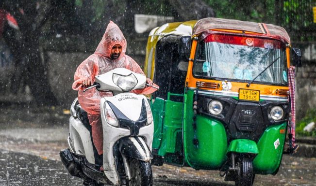 Delhi likely to receive rain on Raksha Bandhan; dry spell forecast from August 29