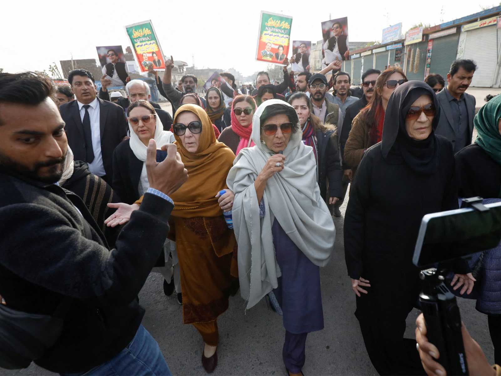 Imran Khan’s sister meets him after 9 months as SC orders weekly family meetings