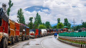 Massive landslide disrupts traffic on Jammu-Srinagar National Highway