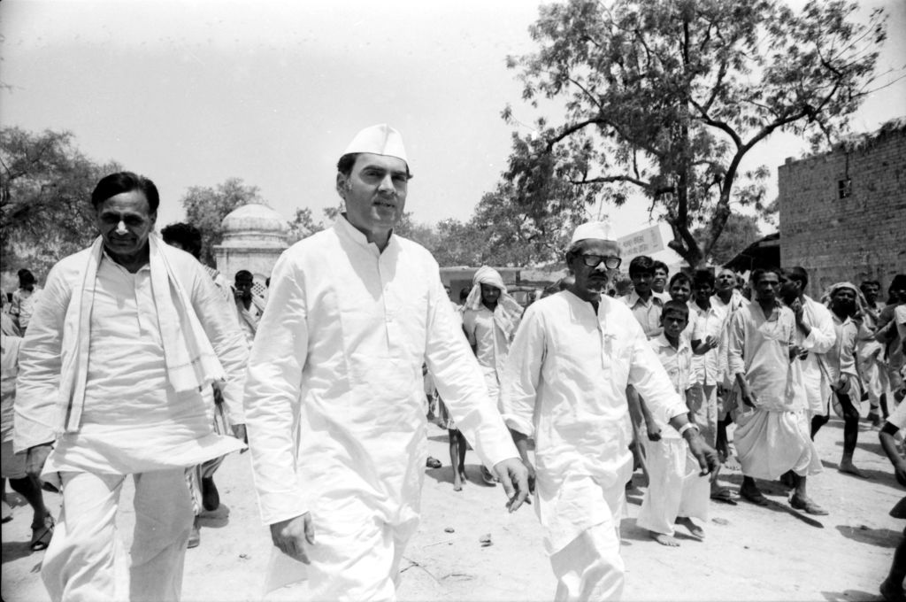 PM Modi pays tribute to former PM Rajiv Gandhi on birth anniversary