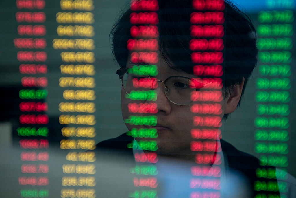Asia stocks edge higher, oil up amid Gulf confusion