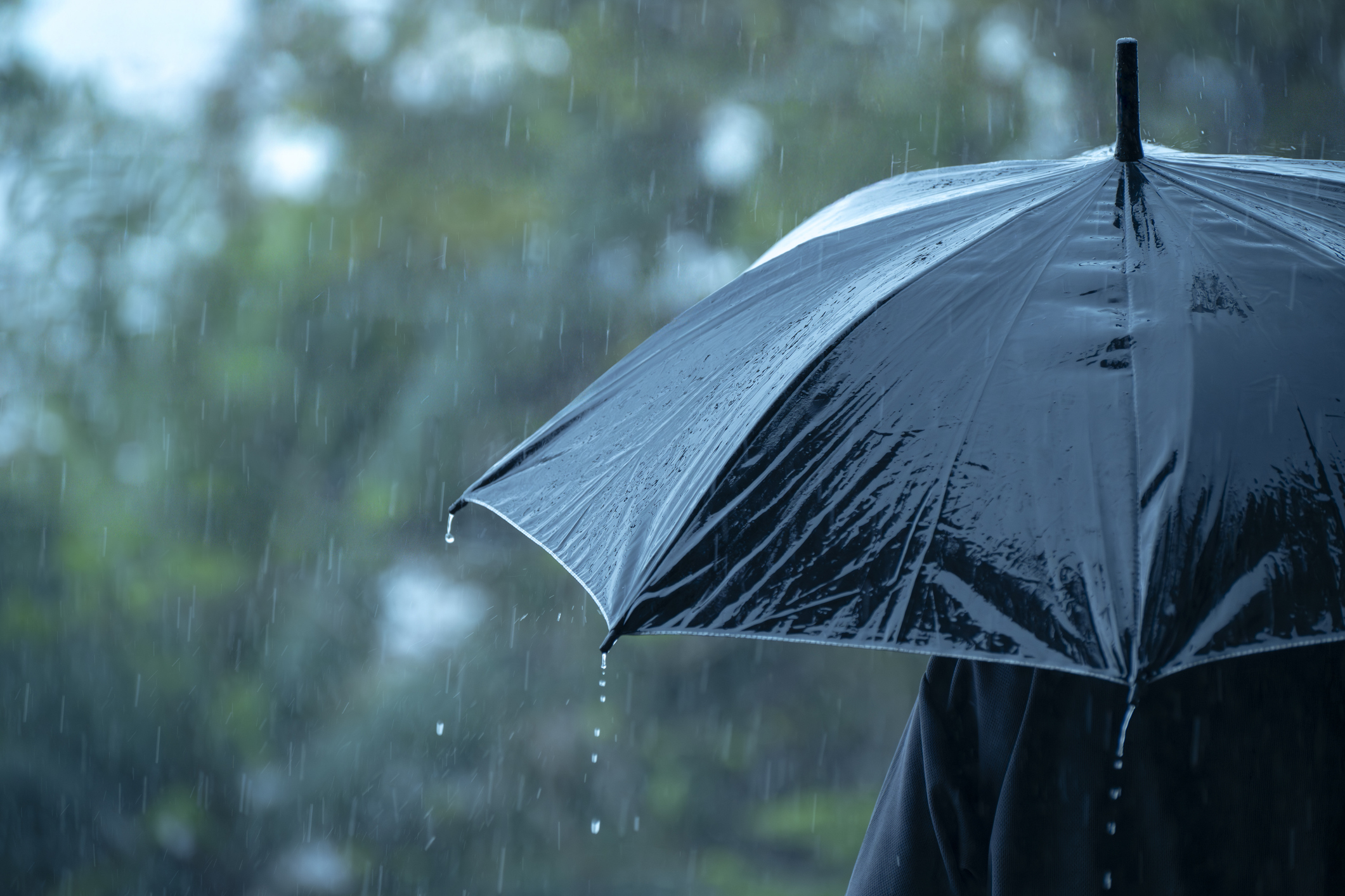 Intermittent showers lash Mumbai after brief lull
