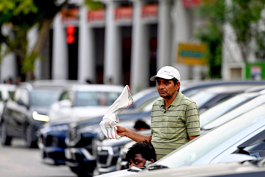 Humid conditions continue in Delhi-NCR, chances of heavy rain remain slim
