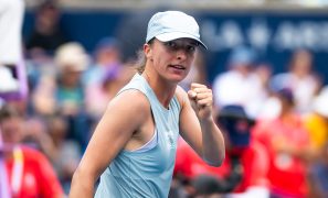 Swiatek reaches her first final of season at Canadian Open