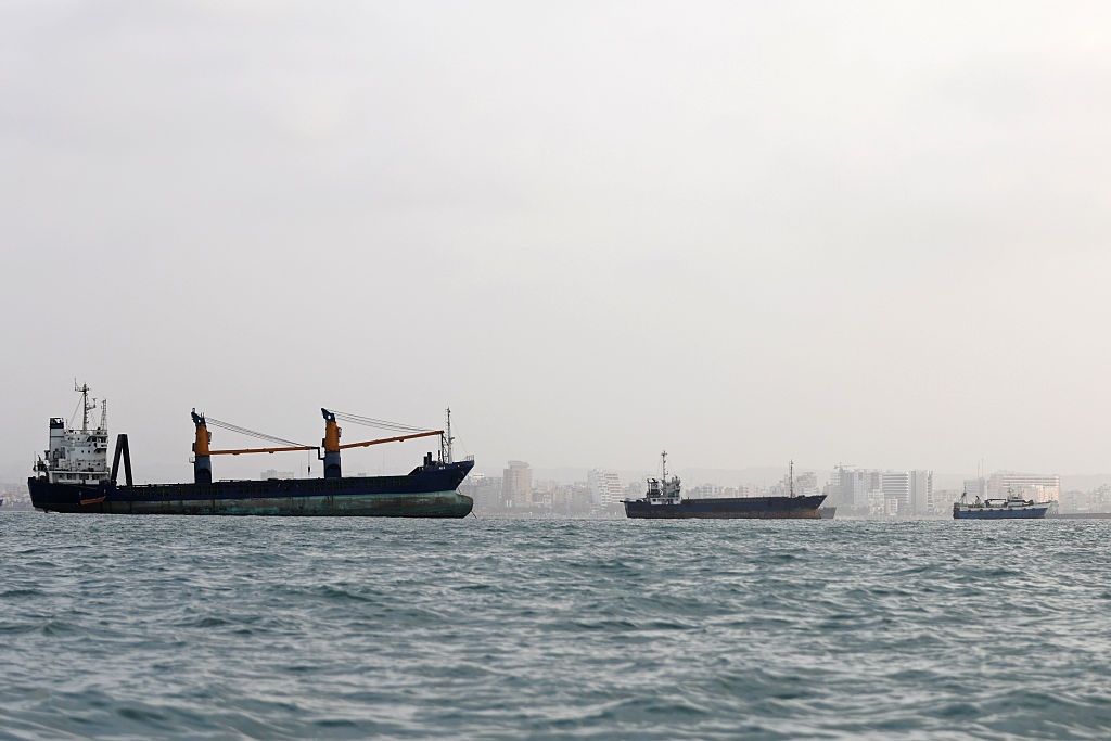 Hormuz shipping traffic capped amid competing claims from US and Iran
