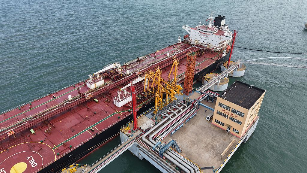 US vows ‘economic D-Day’ as Iran threatens to halt all oil exports
