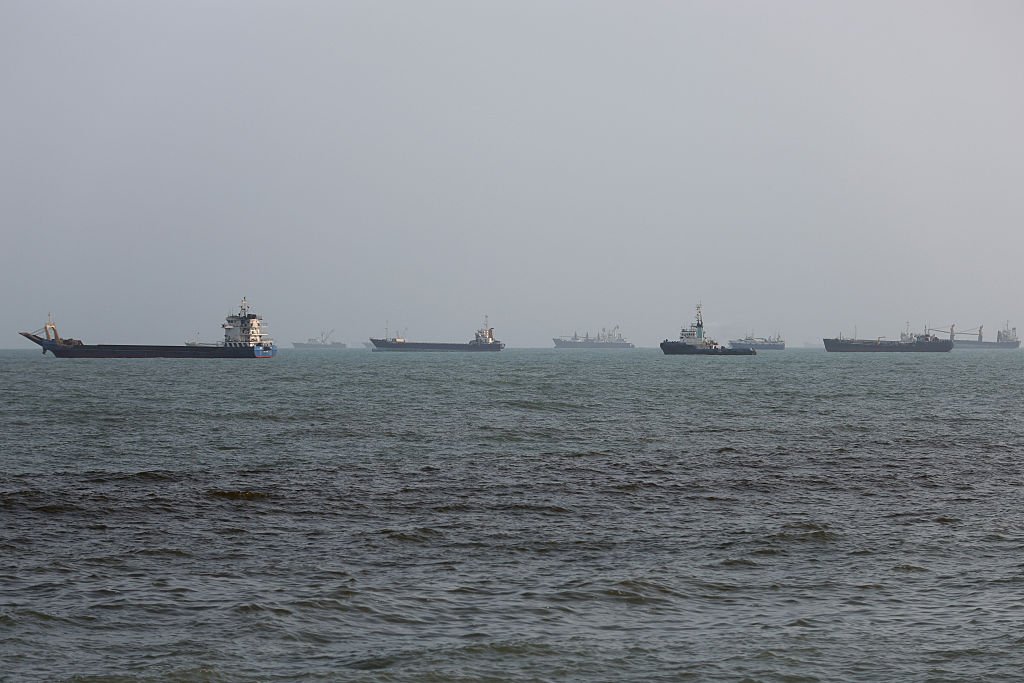Iran grants permission for a number of Iraqi oil tankers to pass through Hormuz