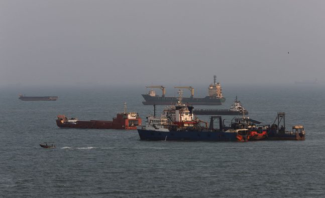 No passage through Hormuz without Iranian Coordination, says IRGC Navy