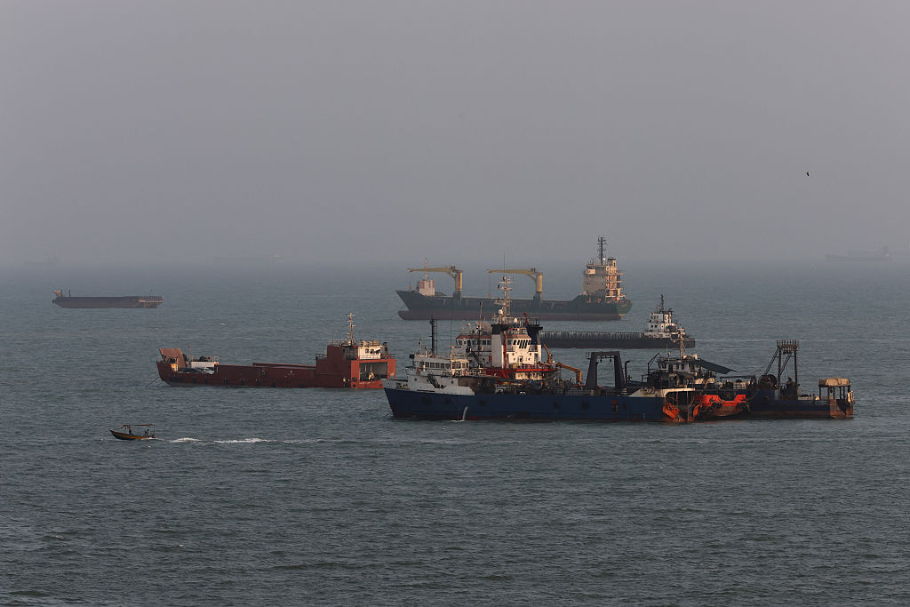 Iran warns vessels violating Hormuz transit rules of fines, detention