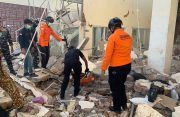 Thousands evacuate after Indonesia quake kills 53, aftershocks hamper rescue efforts
