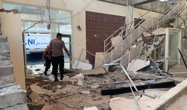 Twenty dead after Indonesia's magnitude-7.7 earthquake, rescuers say