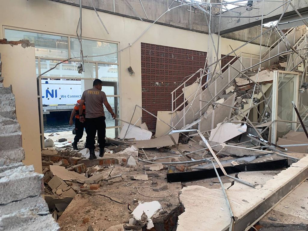 Twenty dead after Indonesia’s magnitude-7.7 earthquake, rescuers say