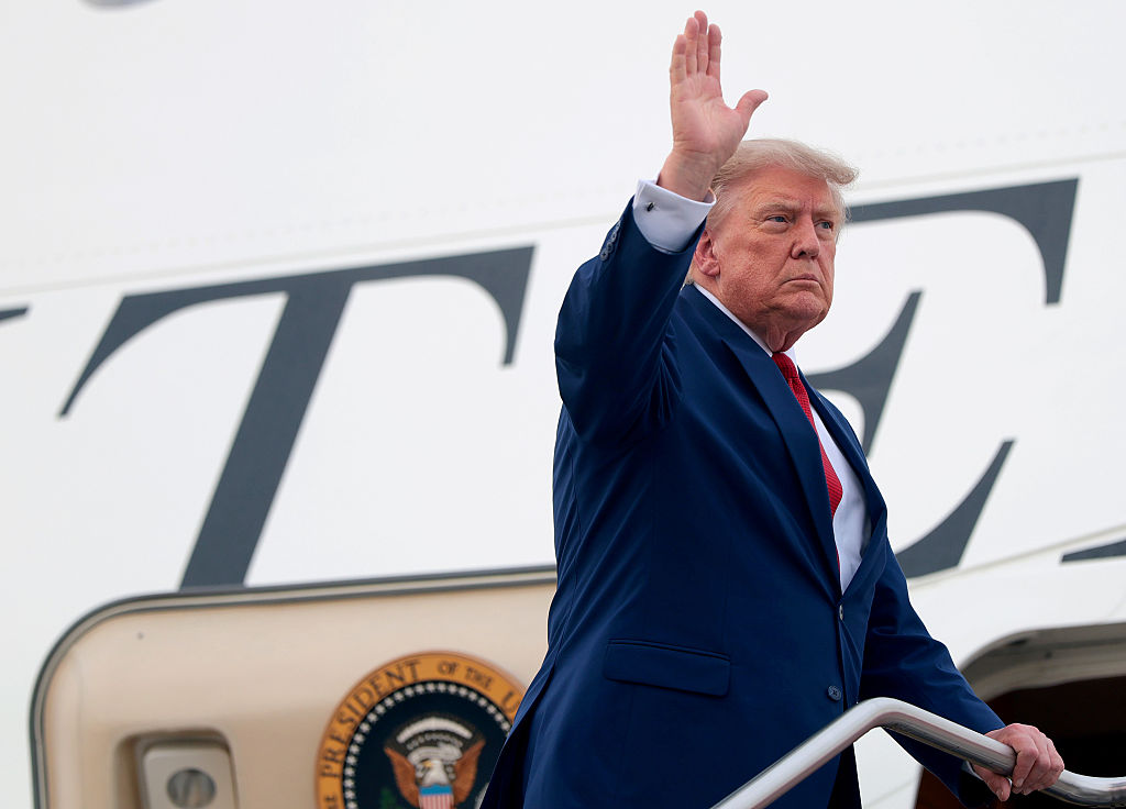 Trump says US and Canada strike deal, temporarily pauses tariffs