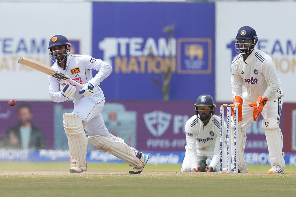India close in on win as Sri Lanka reach 175/6 at lunch