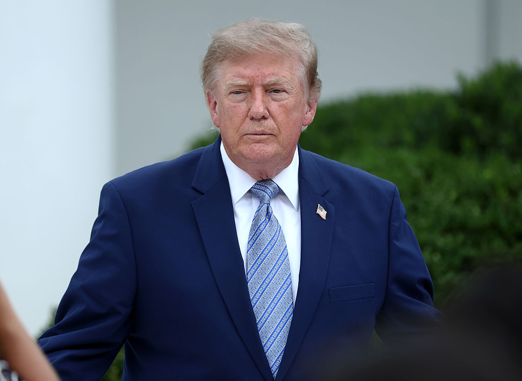 Trump signs order to rename Lake Ontario as Lake America