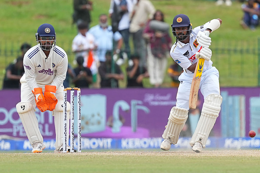 Sri Lanka fightback, stretch lead to 116 runs against India
