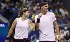 Muchova and Mensik win US Open mixed doubles title