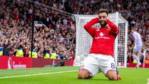 Alonso's vibrant Chelsea beat Brighton, Fernandes hits hat-trick for Man Utd