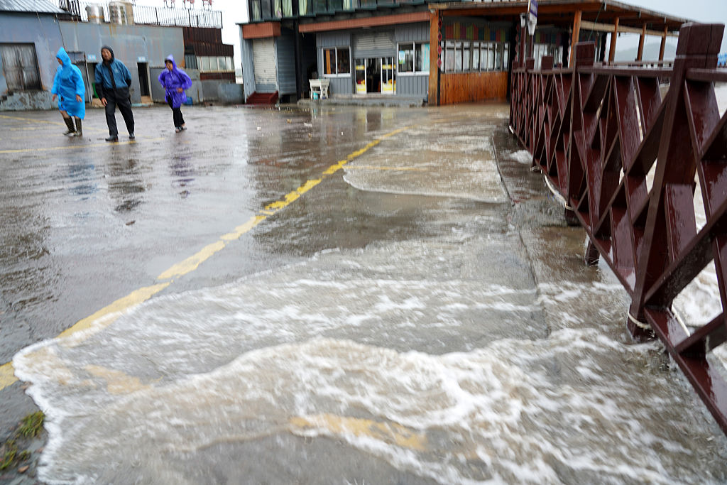 Typhoon Saudel makes landfalls on China’s eastern coast, disrupts travel
