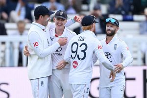 England trounce Pakistan by 194 runs to wrap up series