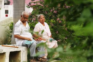 Study finds older adults face heat risks at lower temperatures