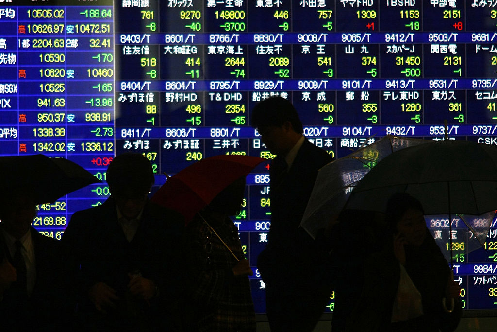 Oil slumps on hopes of Iran deal, yen spikes suddenly after intervention