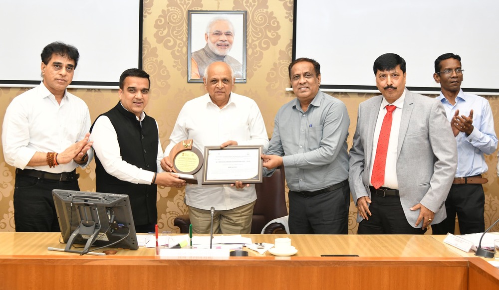 Gujarat CM felicitates three govt hospitals for national organ donation awards