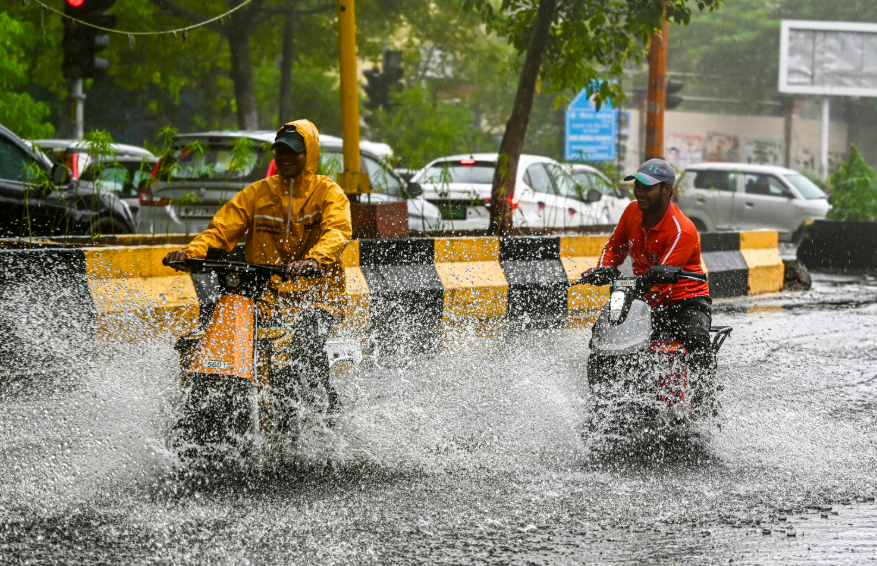 Rainfall brings relief from humidity to Delhi-NCR; IMD forecasts heavy monsoon showers across several states