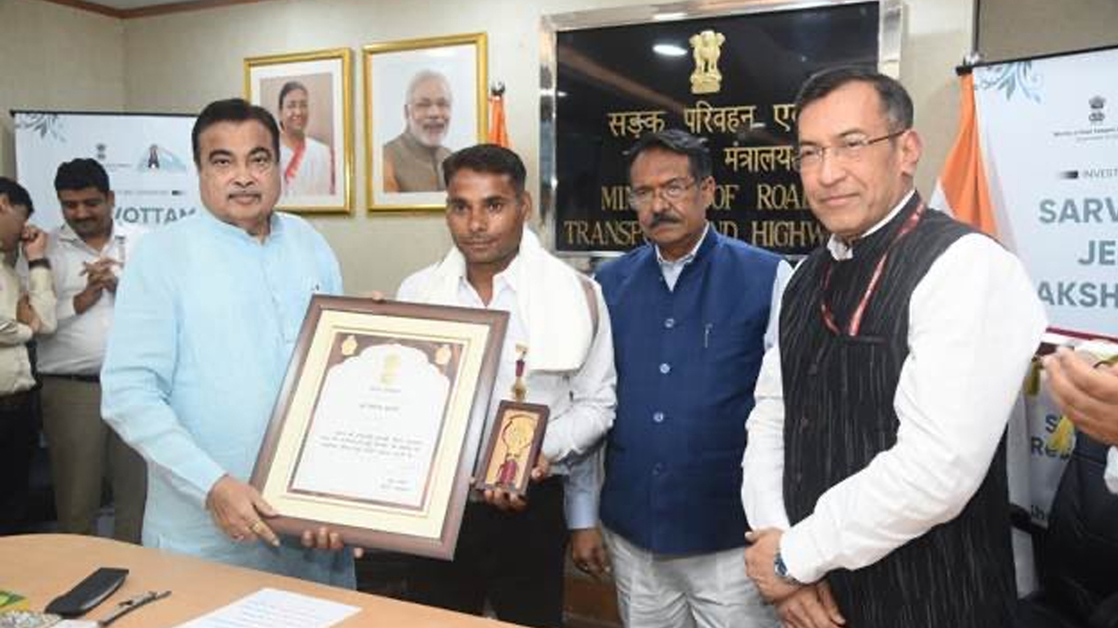 Nitin Gadkari confers Sarvottam Jeevan Raksha Padak on 12 rat miners for Silkyara Tunnel rescue operation