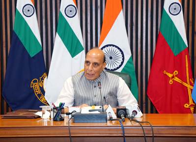 Rajnath Singh interacts with Army contingent that won 16 medals at Commonwealth Games