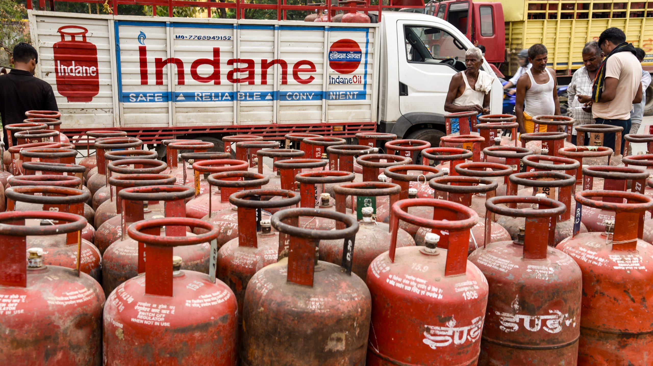 Biometric Aadhaar authentication mandatory for subsidised LPG refills from October 1