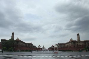 Delhi-NCR to stay cloudy with temperatures up to 35°C; IMD issues rain alerts
