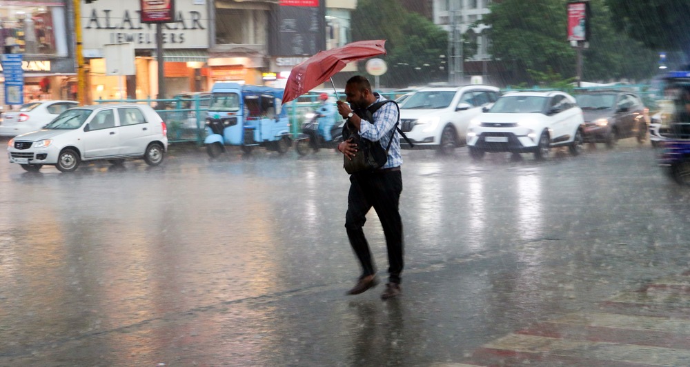Delhi-NCR likely to receive light to moderate rain
