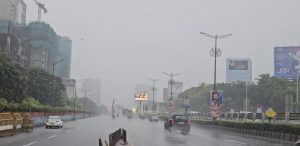 Heavy rain lashes Mumbai; waterlogging disrupts traffic, railway services