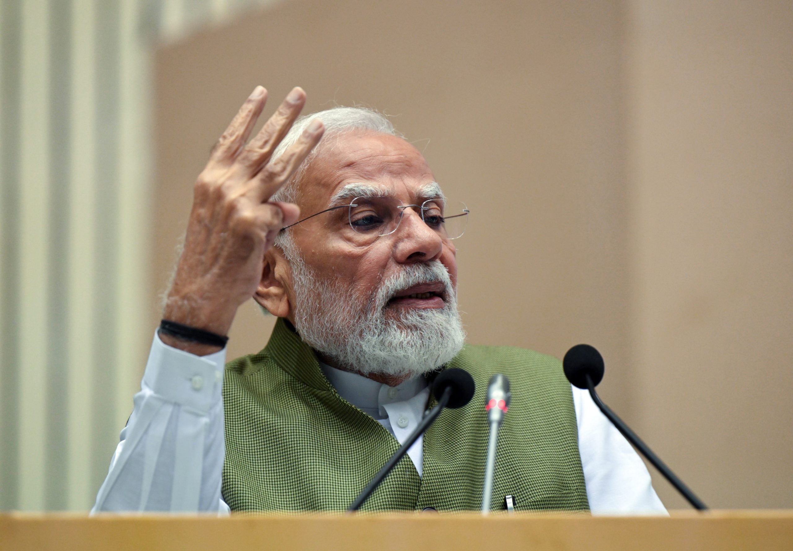 India providing solutions to modern climate challenges, says PM Modi