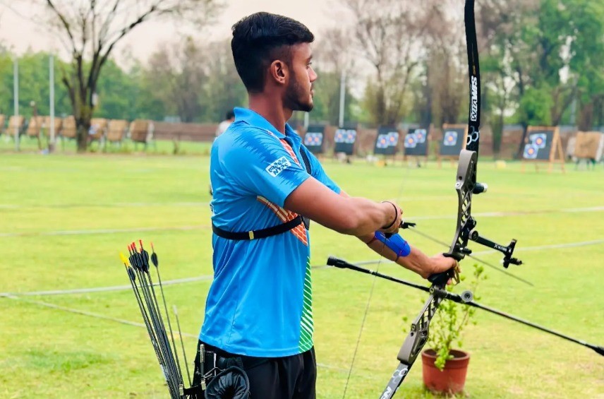 Neeraj stuns three-time Olympic gold medallist Kim Je-deok to enter recurve individual QF; Dhiraj also progresses