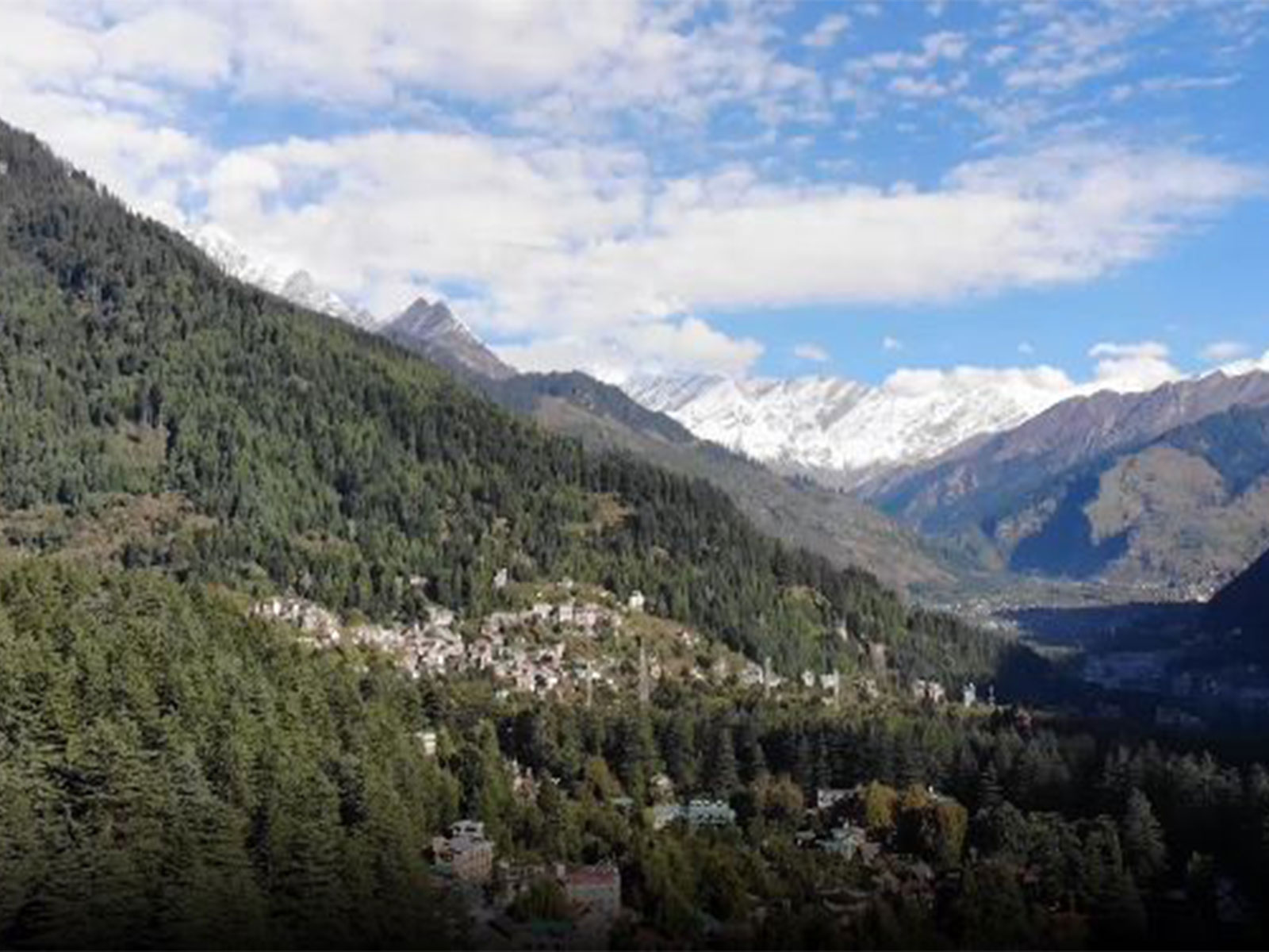 Manali sees fresh snowfall as temperatures fall across hill town