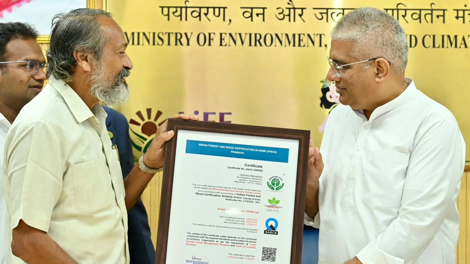 Environment Minister Bhupender Yadav hands over India’s first PRAMAAN certificates for forest plantation and bamboo farming