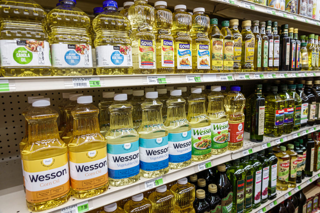 Govt Cuts Import Duty on Crude Edible Oils to Moderate Domestic Prices
