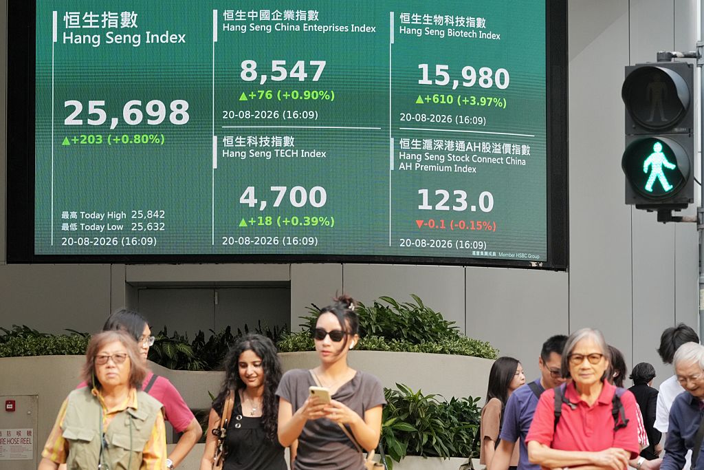 Asia stocks ride tech wave higher, oil stays subdued
