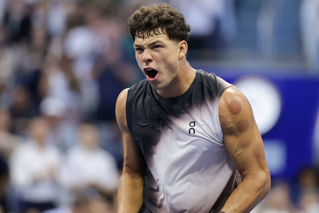 Tennis-Shelton advances at US Open after shaky start against Griekspoor