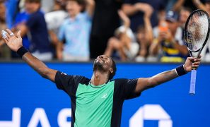Tennis-Birthday boy Monfils beats Vallejo in first round of his last US Open
