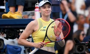 Elena Rybakina takes top ranking, Coco Gauff battles into US Open semis