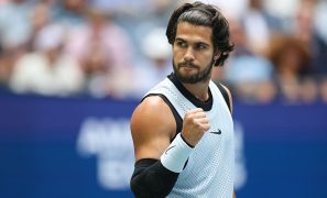 Alcaraz builds steam at US Open, Sabalenka and Noskova book showdown