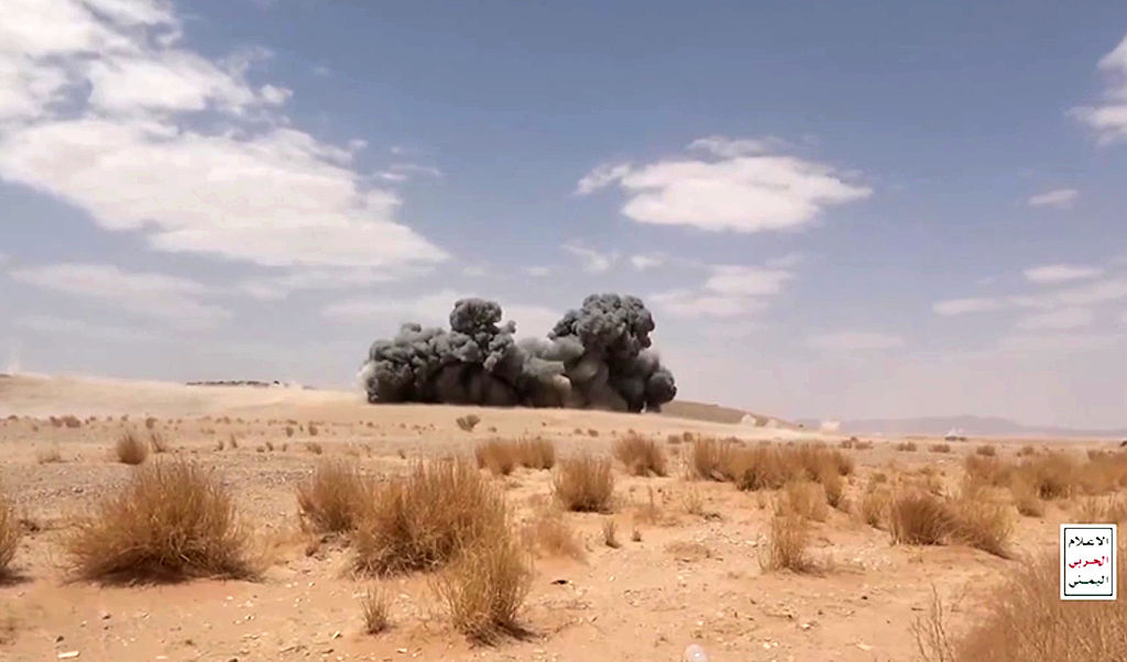 Alarmed Yemenis flee south as Houthis keep up attacks