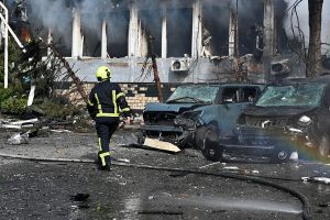 Russia's attacks disrupt internet services to 100,000 households in Kyiv, Ukrainian ministry says