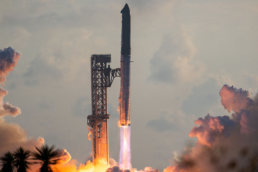 SpaceX’s Starship makes orbital debut deploying Starlinks before early ending