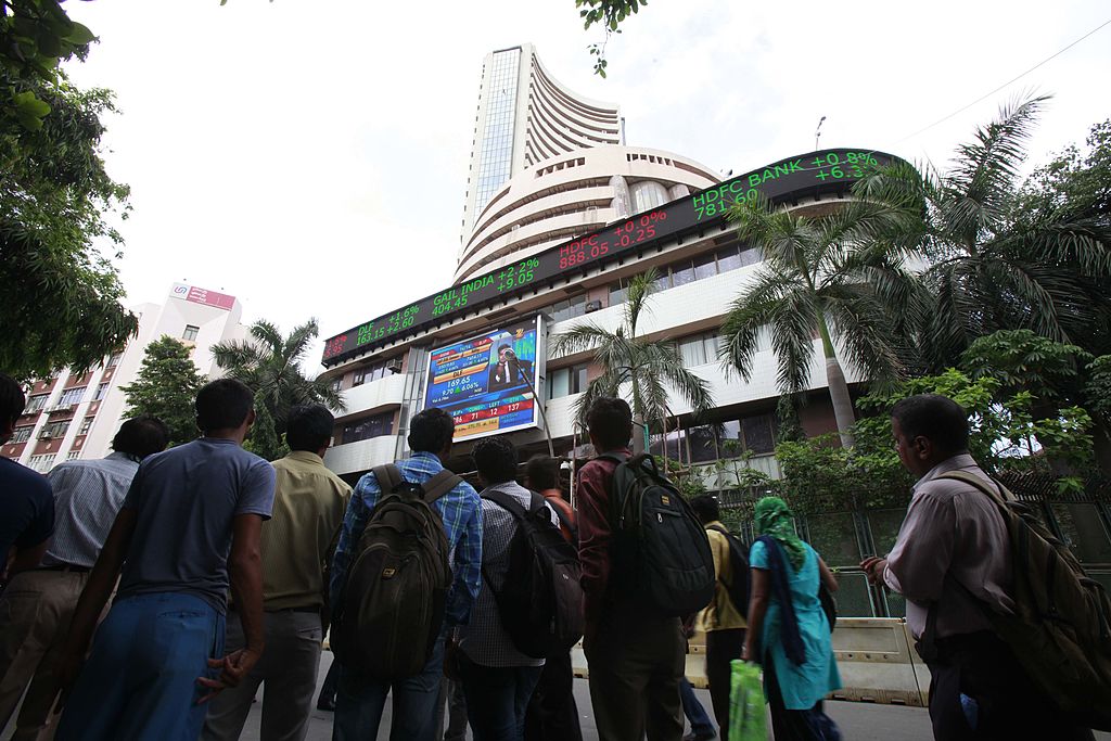 Sensex Falls as Oil Concerns Weigh on Markets