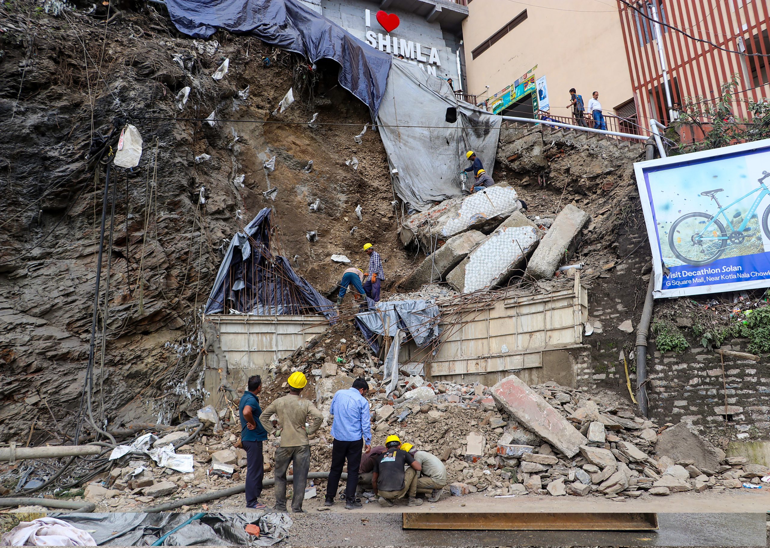 Landslide in Shimla cuts off villages, disrupts traffic